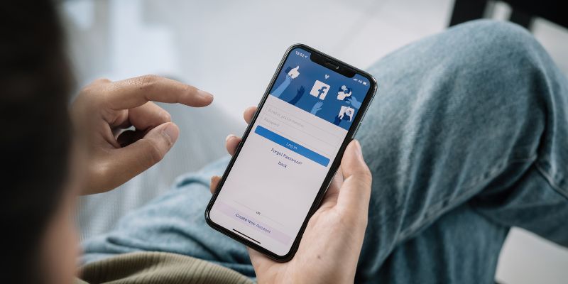 How Facebook (Meta) Makes Money: A complete guide